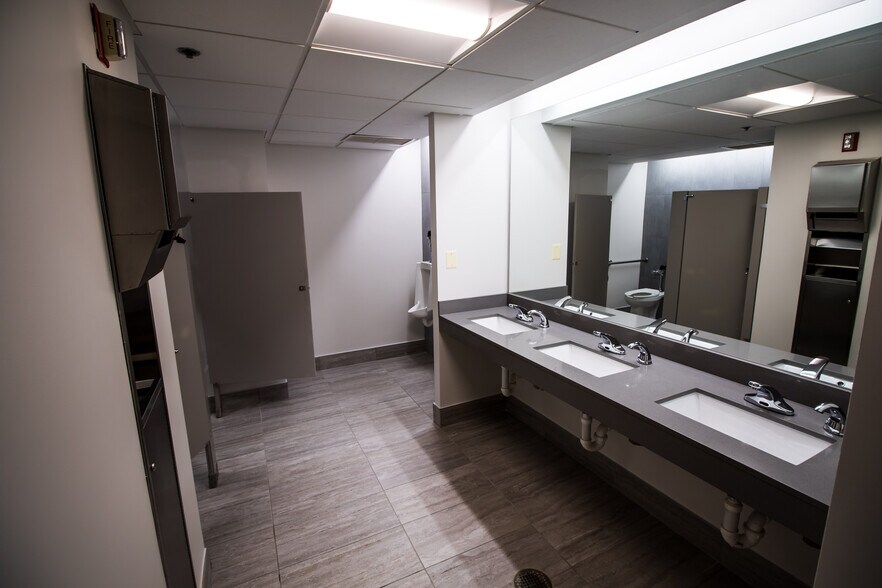 More Photos Of 8401 Corporate Dr, Landover Office For Lease