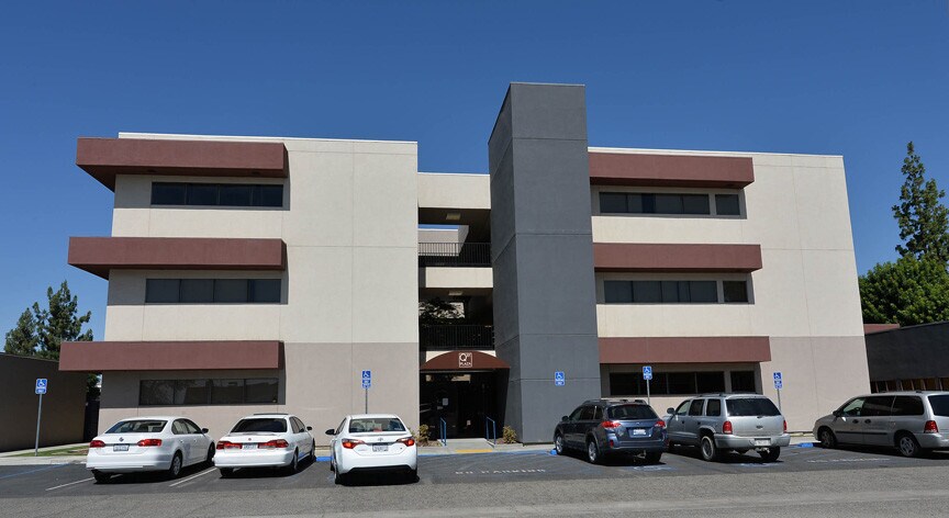 More Photos Of 3550 Q St, Bakersfield Medical For Lease