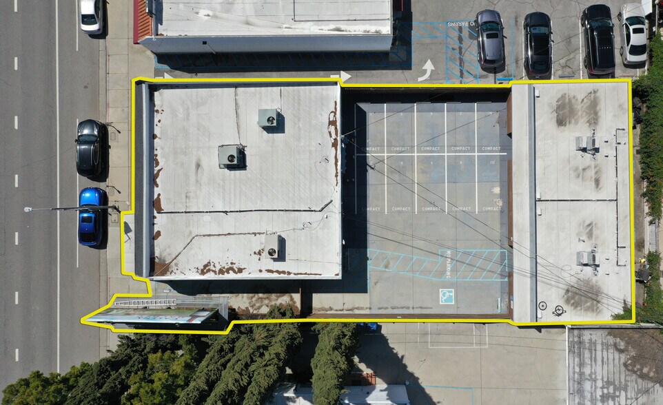 More Photos Of 4325-4327 Woodman Ave, Sherman Oaks Storefront Retail Office For Lease