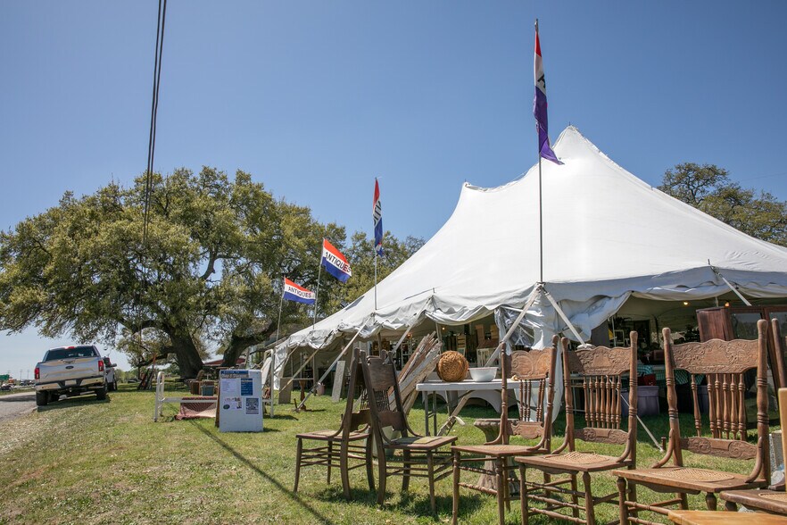 More Photos Of 13404 Washington St, Burton Specialty For Sale