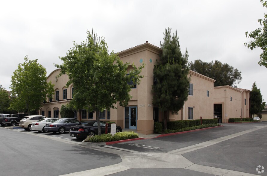 More Photos Of 32242 Paseo Adelanto, San Juan Capistrano Showroom For Lease