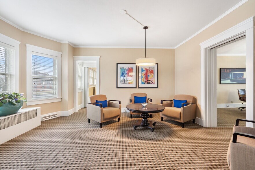 More Photos Of 1201 E Walnut St, Springfield Loft Creative Space For Sale