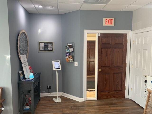 More Photos Of 1421-1431 McHenry Rd, Buffalo Grove Office For Sale