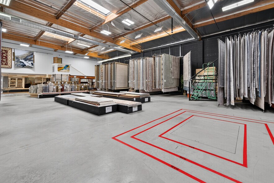 More Photos Of 16531 Saticoy St, Van Nuys Warehouse For Sale