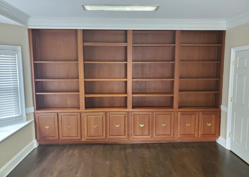 More Photos Of 2997 Johnson Ferry Rd, Marietta Office For Lease