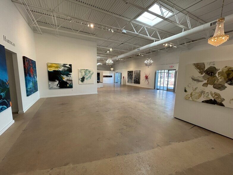 More Photos Of 2835 Irving Blvd, Dallas Warehouse For Sale