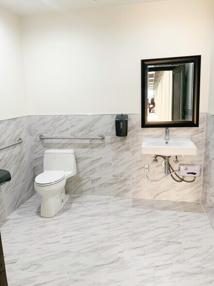 More Photos Of 208-212 S La Brea Ave, Inglewood Storefront Retail Office For Lease