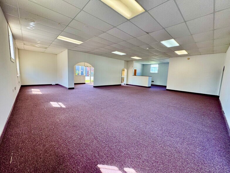 More Photos Of 1015 Main St, Conneautville Office For Sale