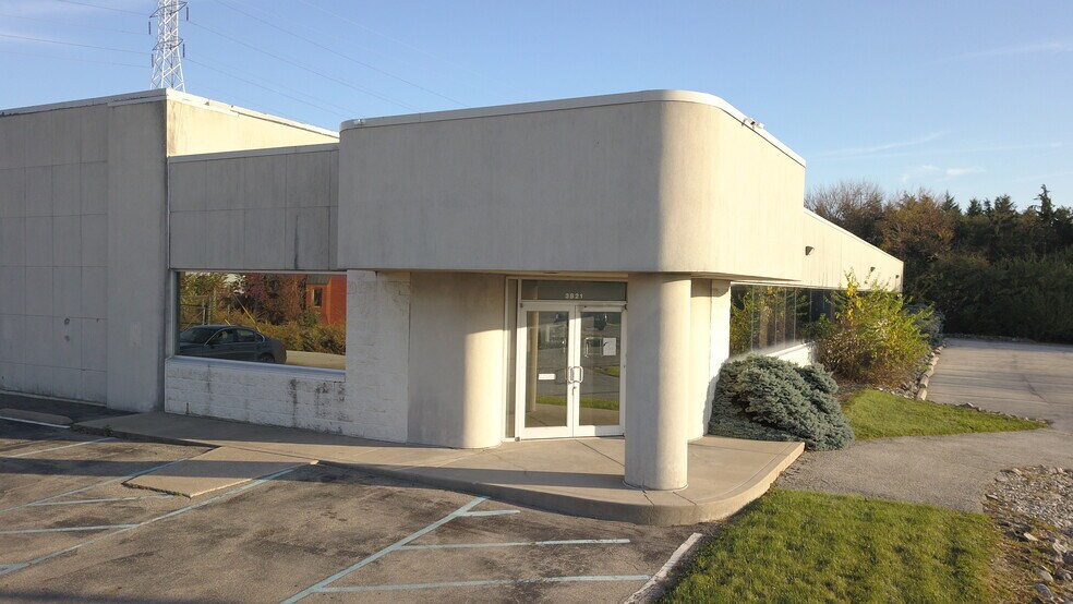 More Photos Of 3821 Industrial Blvd, Indianapolis Light Distribution For Sale