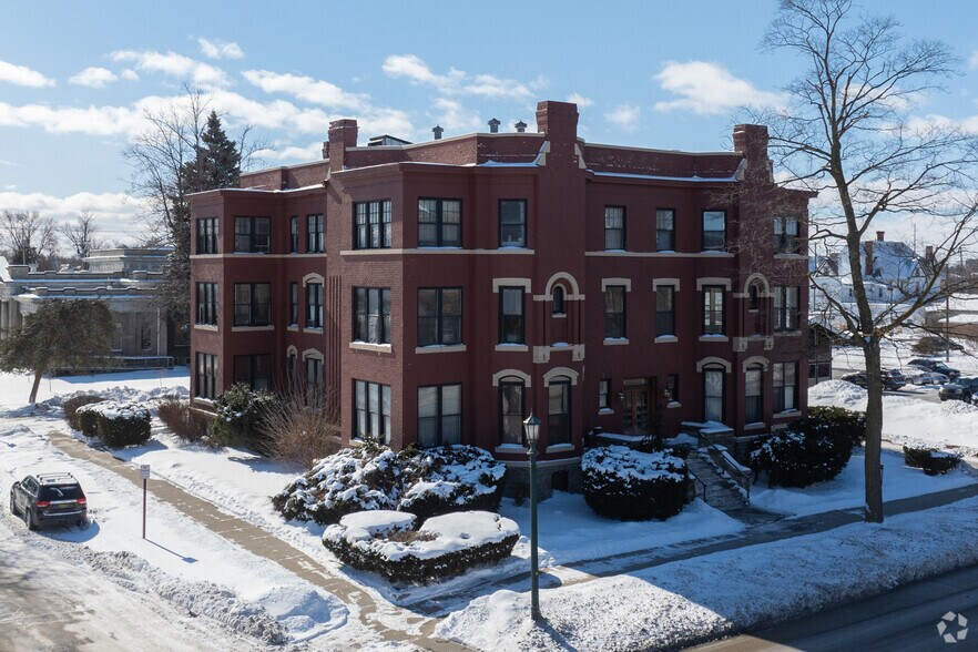 More Photos Of 814 Center Ave, Bay City Apartments For Sale