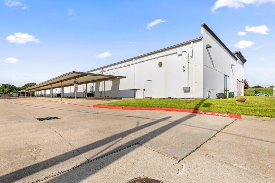 More Photos Of 5614-5650 E Sam Houston Pky N, Houston Medical For Lease