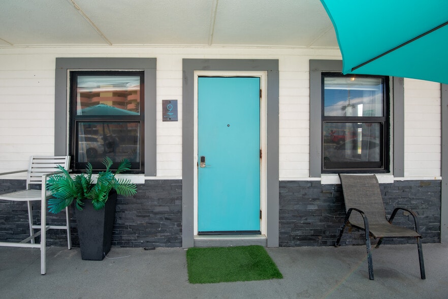 More Photos Of 1915 N Atlantic Ave, Daytona Beach Hotel For Sale