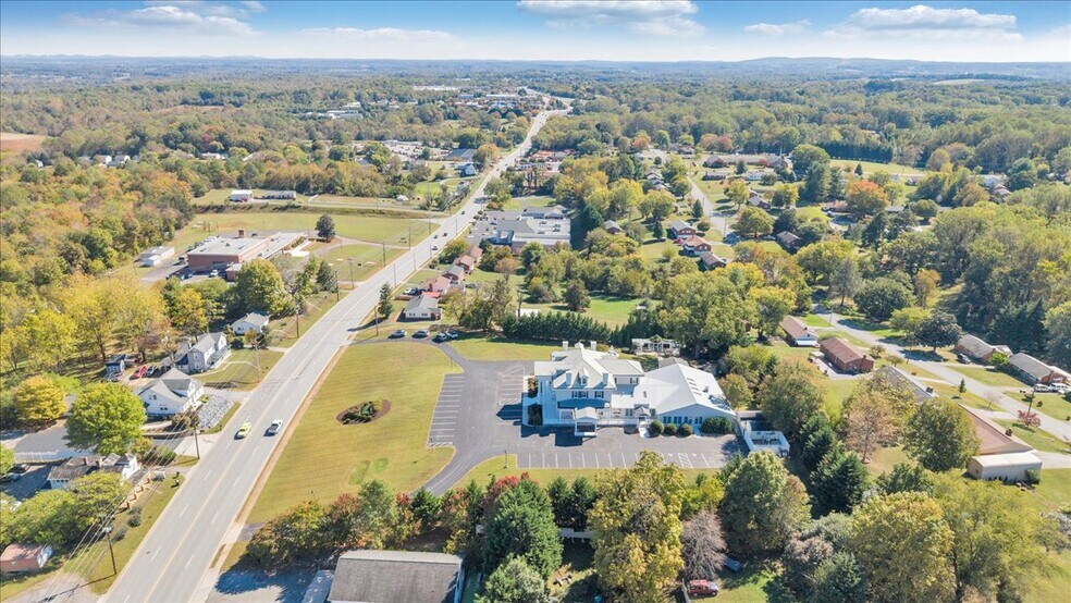More Photos Of 812 E Main St, Bedford Lodge Meeting Hall For Sale