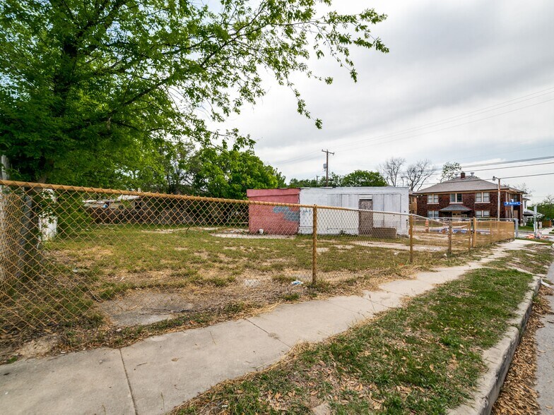 More Photos Of 2602 N Flores St, San Antonio Restaurant For Sale