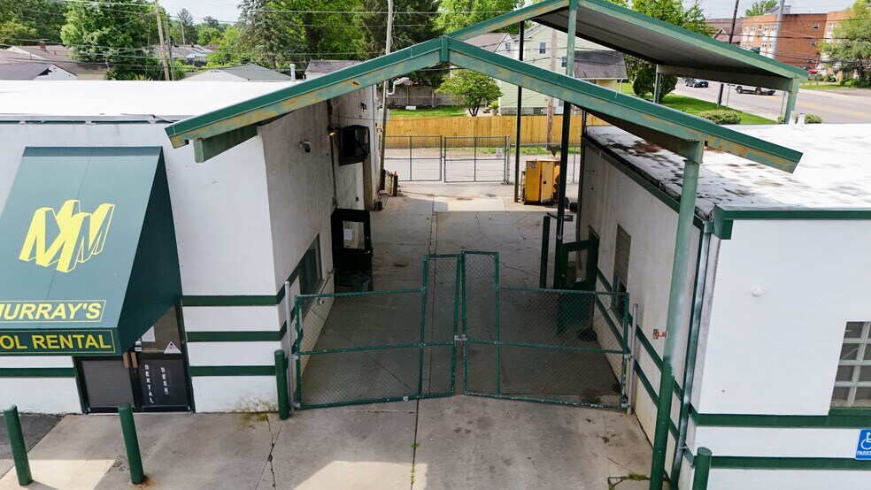 More Photos Of 3143 E Main St, Columbus Freestanding For Sale