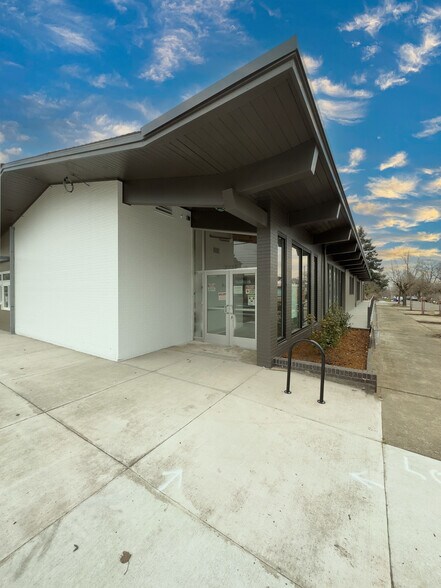 More Photos Of 3233 N Lombard St, Portland Fast Food For Lease