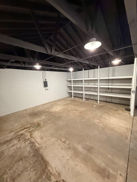More Photos Of 202 S. 13th Ave. St. Charles Il. 60174 Ave, St Charles Flex For Lease