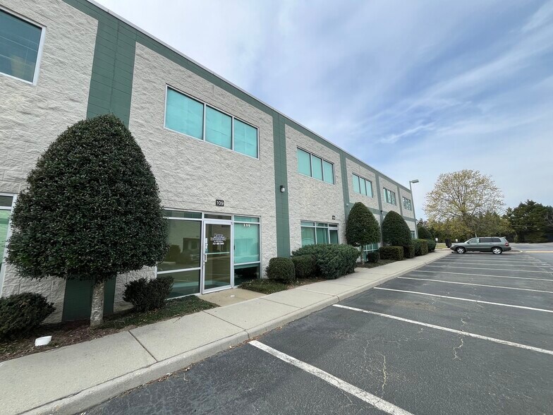 More Photos Of 1620 Centerville Tpke, Virginia Beach Light Manufacturing For Lease