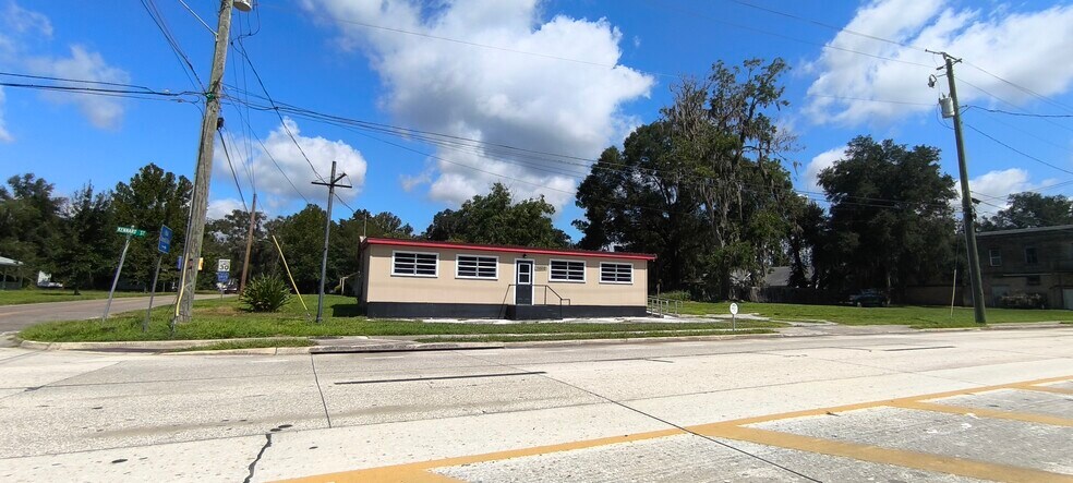 More Photos Of 14610 Kennard St, Waldo Freestanding For Sale
