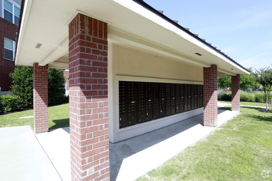 More Photos Of 380 Vista Court Dr, Plano Apartments For Lease