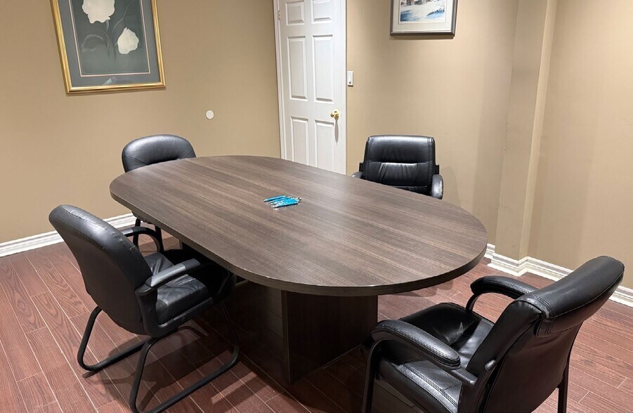 More Photos Of 12-14 Seapark Dr, St Catharines Warehouse For Sale