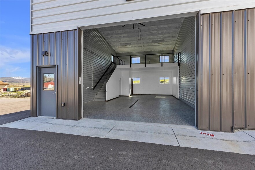 More Photos Of 453 Commerce St, Hayden Office For Sale