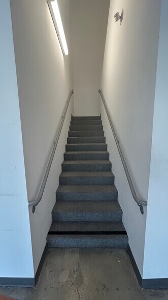 More Photos Of 34 Thomas, Irvine Research And Development For Lease