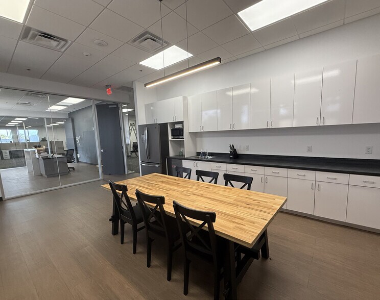 More Photos Of 1435 N Hayden Rd, Scottsdale Unknown For Lease