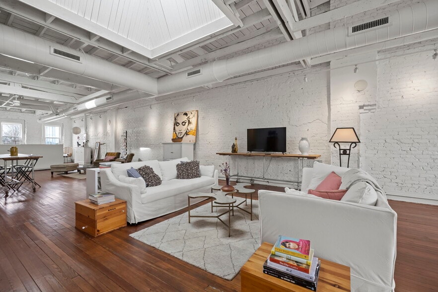 More Photos Of 127-129 Barnes St W, Wilson Storefront Retail Residential For Sale