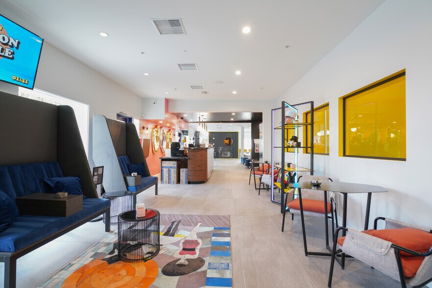 More Photos Of 353 S Palm Canyon Dr, Palm Springs Medical For Sale