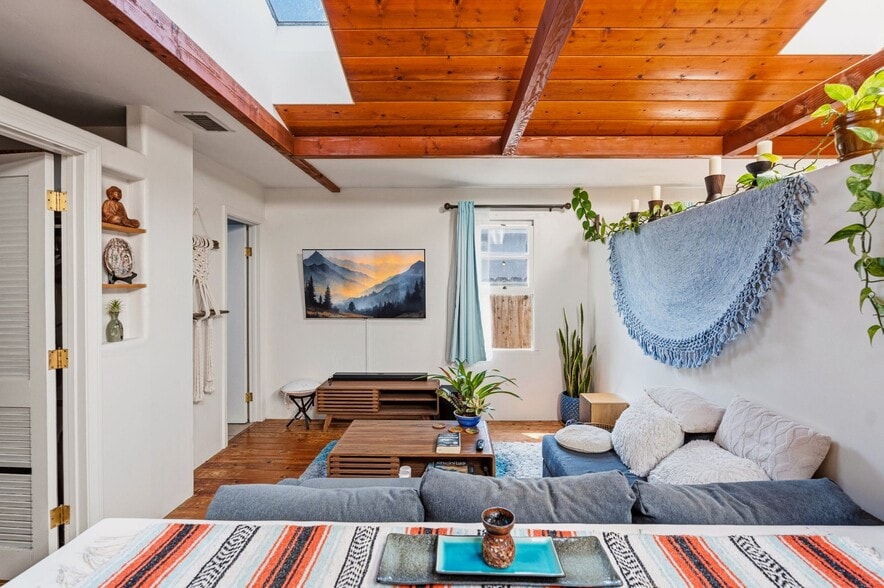 More Photos Of 273 Hillcrest Dr, Encinitas Apartments For Sale
