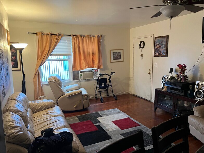 More Photos Of 1868 Locust Ave, Long Beach Apartments For Sale