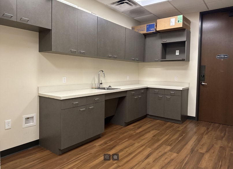 More Photos Of 1314 E Sonterra Blvd, San Antonio Medical For Sale