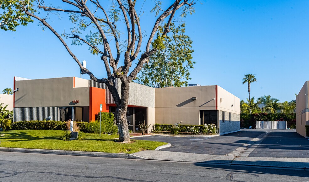 Primary Photo Of 2525 W Woodland Dr, Anaheim Office For Lease