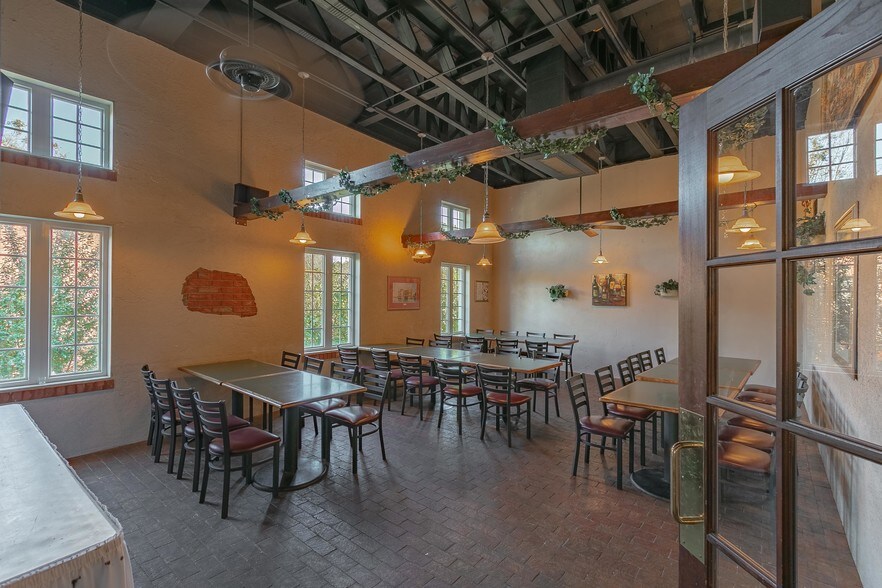 More Photos Of 203 Brooks St, Wake Forest Freestanding For Sale