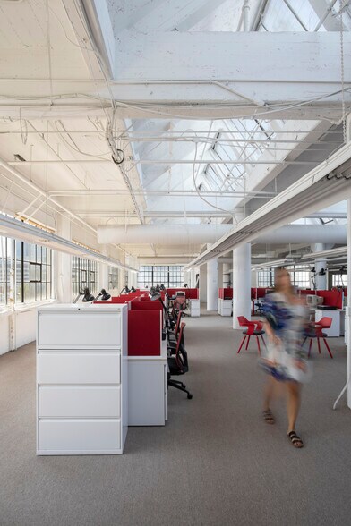 More Photos Of 1201 S Grand Ave, Los Angeles Warehouse For Lease