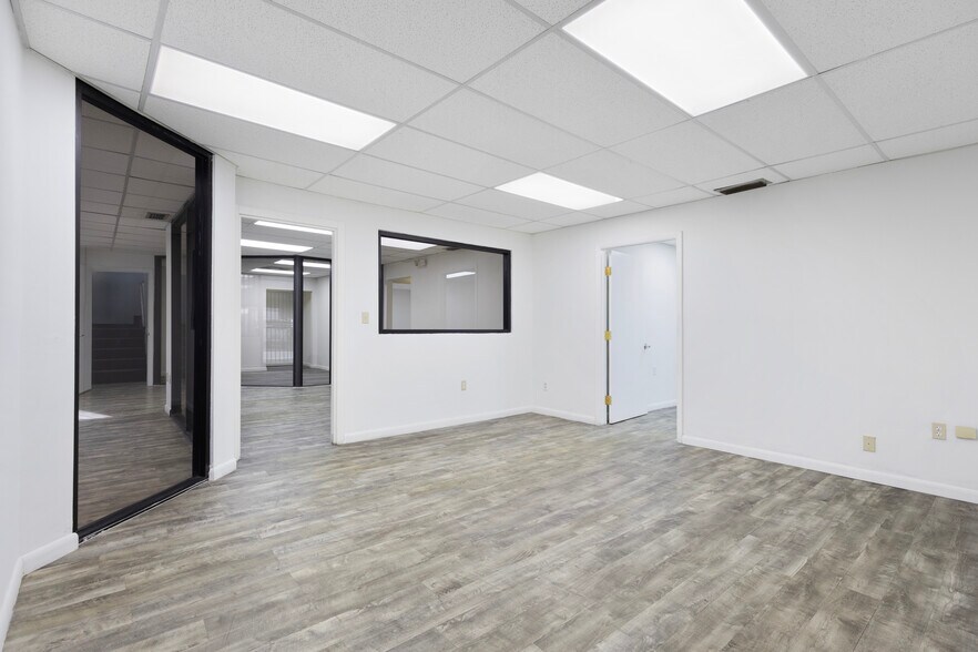 More Photos Of 1740-1742 NW 93rd Ave, Miami Warehouse For Lease