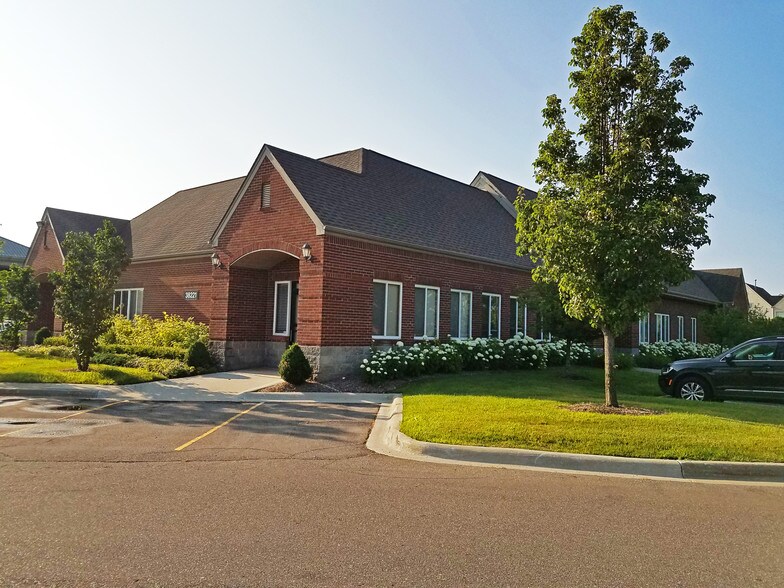 More Photos Of 38221 Mound Rd, Sterling Heights Medical For Lease