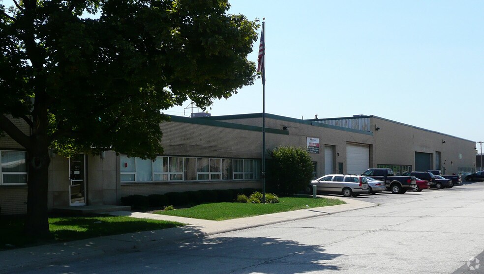 More Photos Of 11241 Melrose Ave, Franklin Park Manufacturing For Sale