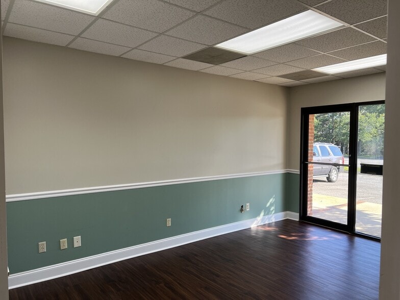 More Photos Of 5651 Whitesville Rd, Columbus Office For Sale
