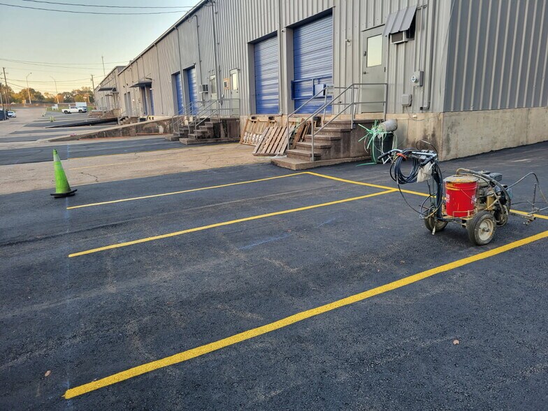 More Photos Of 5905 Financial Plz, Shreveport Warehouse For Lease