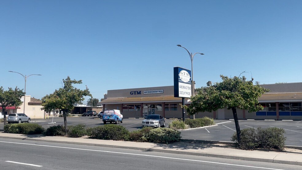 More Photos Of 7663-7667 Broadway, Lemon Grove Supermarket For Sale