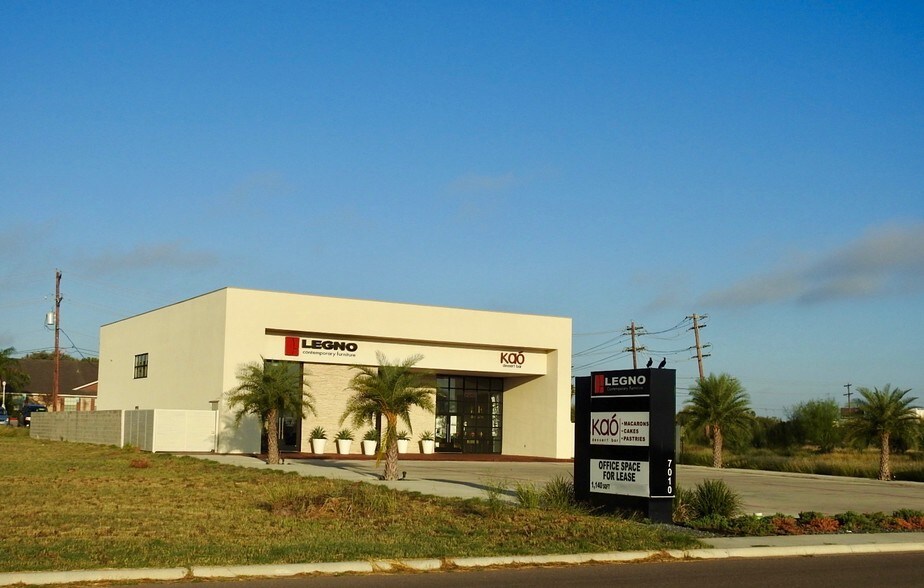 More Photos Of 7010 Rocio Dr, Laredo Freestanding For Lease