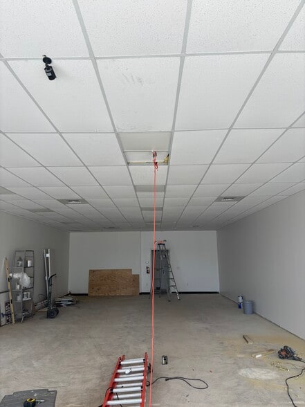 More Photos Of 1237 Tyvola Rd, Charlotte Unknown For Lease