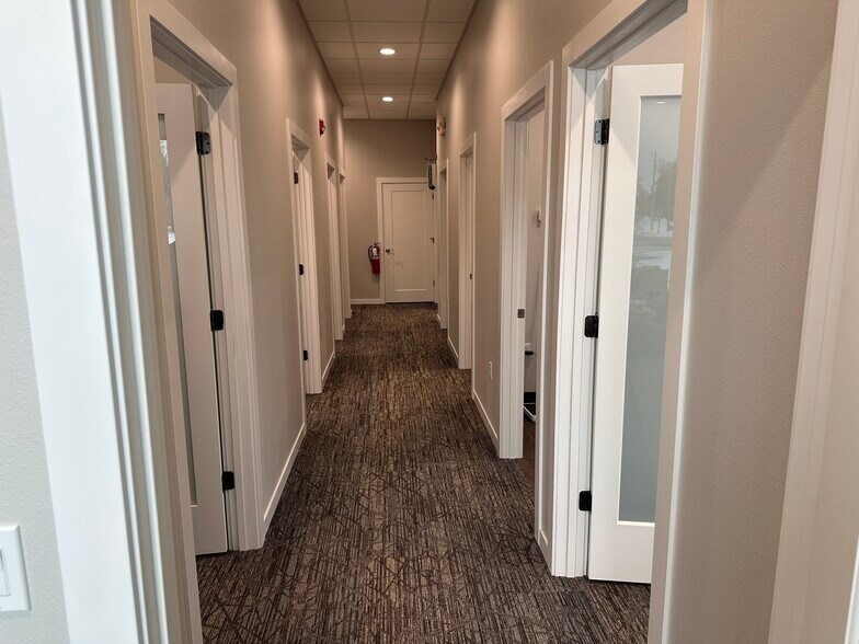 More Photos Of 2450 Post Rd, Plover Office For Lease