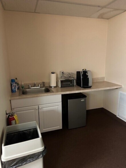 More Photos Of 4000 S 57th Ave, Lake Worth Unknown For Lease