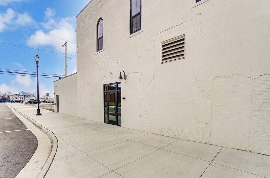 More Photos Of 202 S Main St, Celina Office For Sale