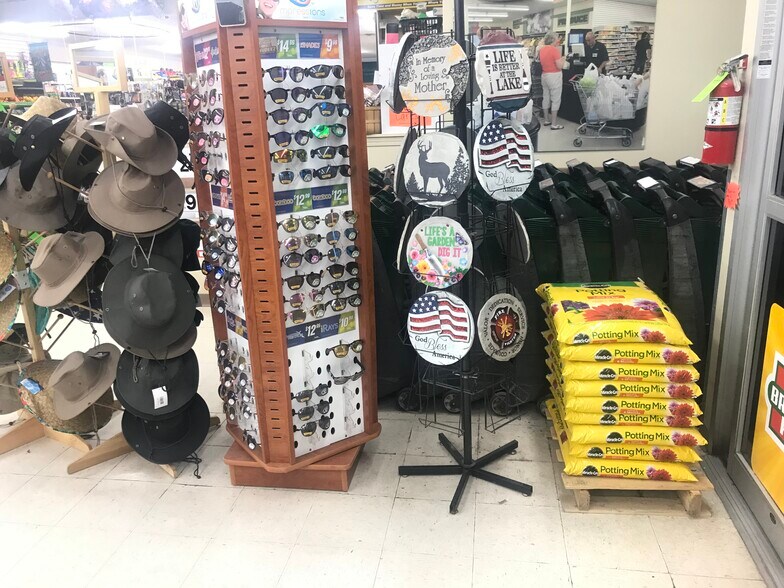 More Photos Of 25817 State Hwy 64, Pittsburg Supermarket For Sale
