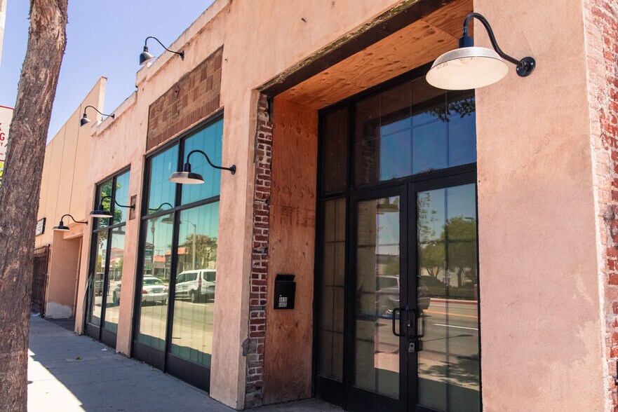 More Photos Of 4410 Gage Ave, Bell Restaurant For Lease