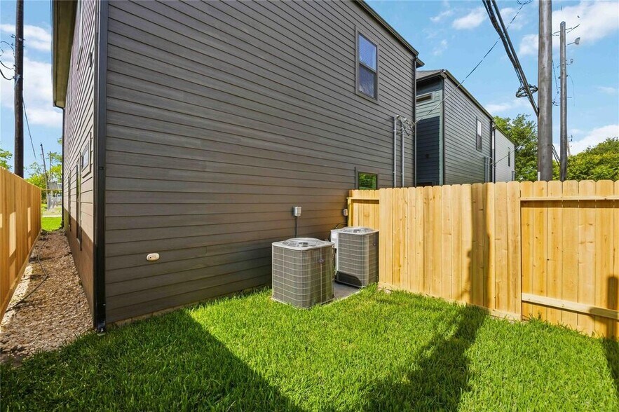 More Photos Of 4029 Cork Dr, Houston Apartments For Sale